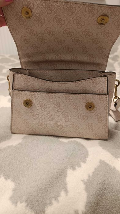 Torebka Guess kuferek