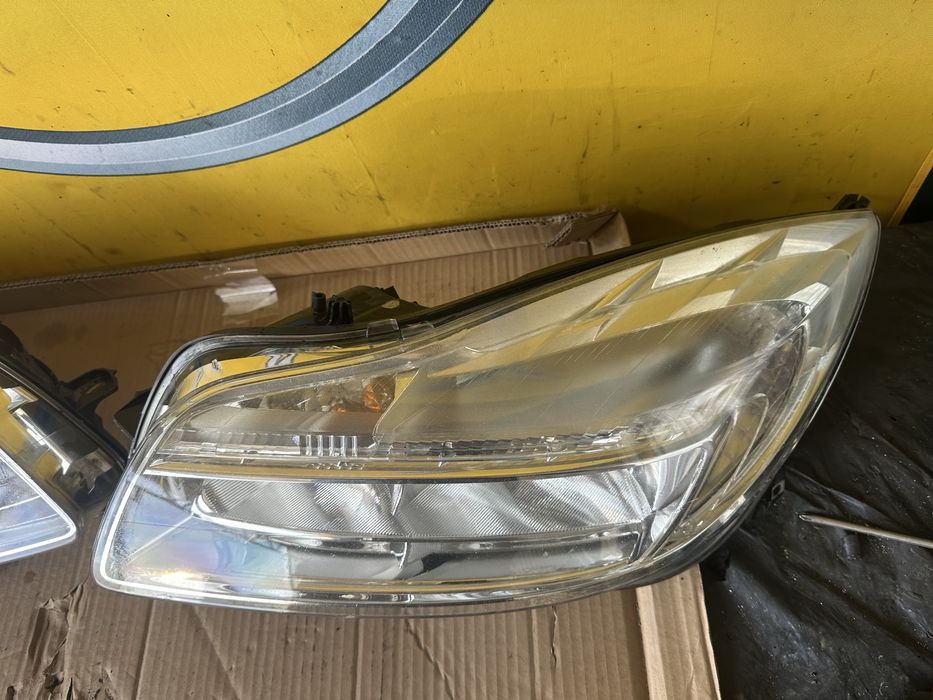 Опель інсігнія фари передні opel insignia