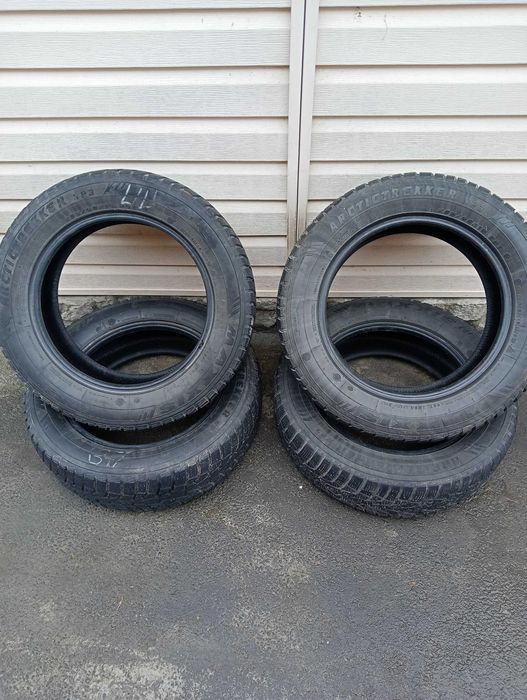Шини зимові, 205/60/r16 Maxxis ArcticTrekker б/у