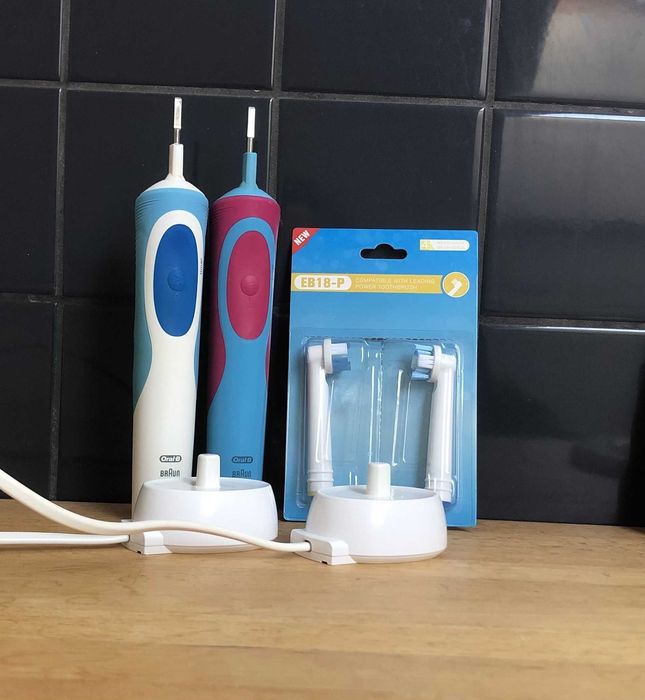Komplet dwóch szczoteczek elektrycznych Braun Oral B