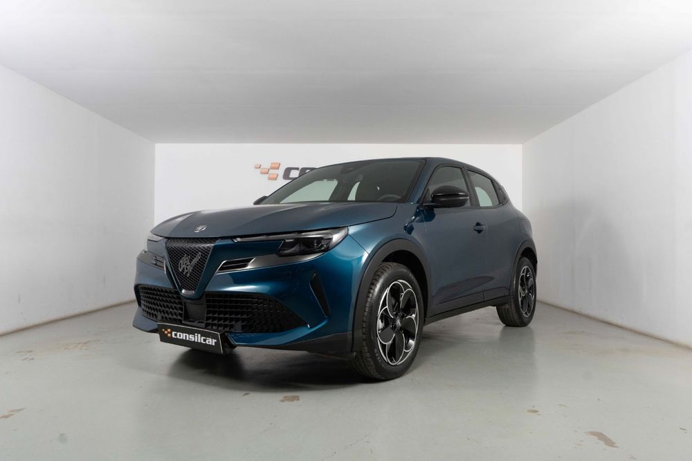 Alfa Romeo Junior Elletrica 50 kWh Launch Edition