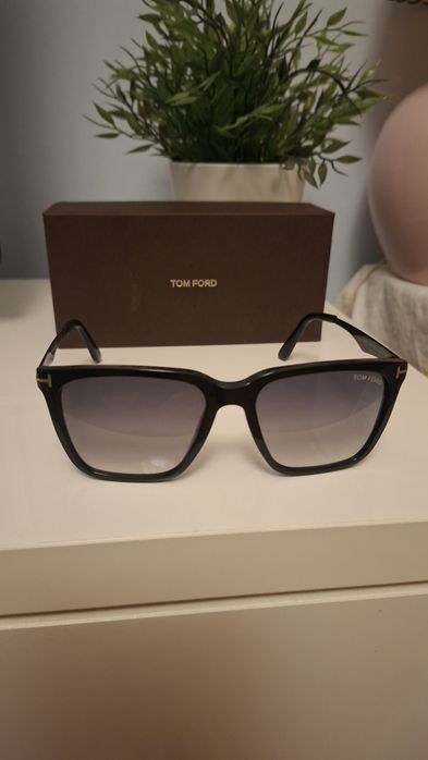 vendo óculos Tom Ford modelo garret TF862 01B