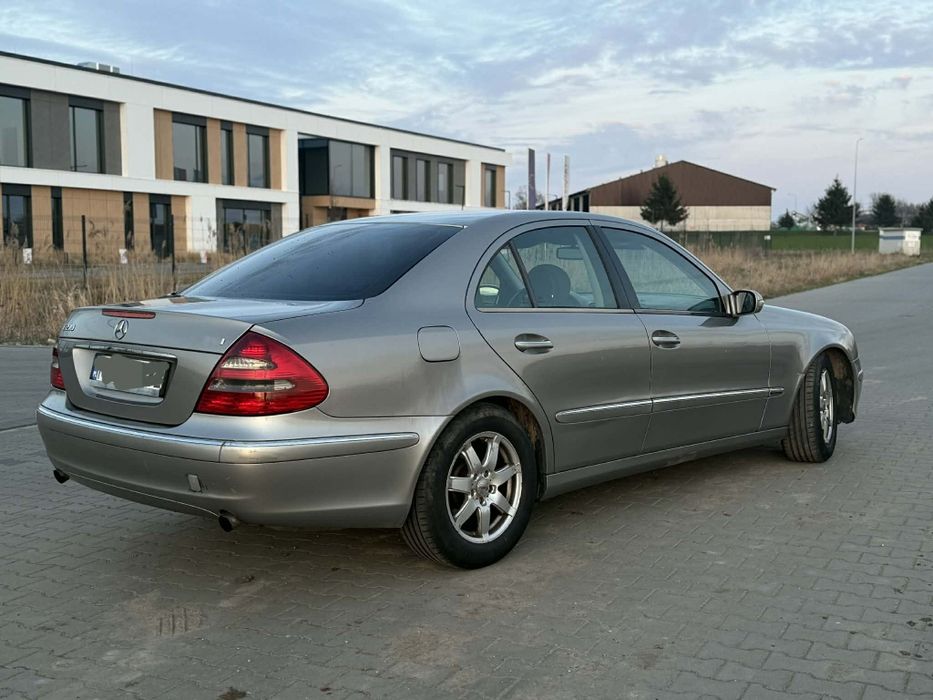 Mercedes Benz E klasa elegance w211 elegance 2.7cdi rok 2003