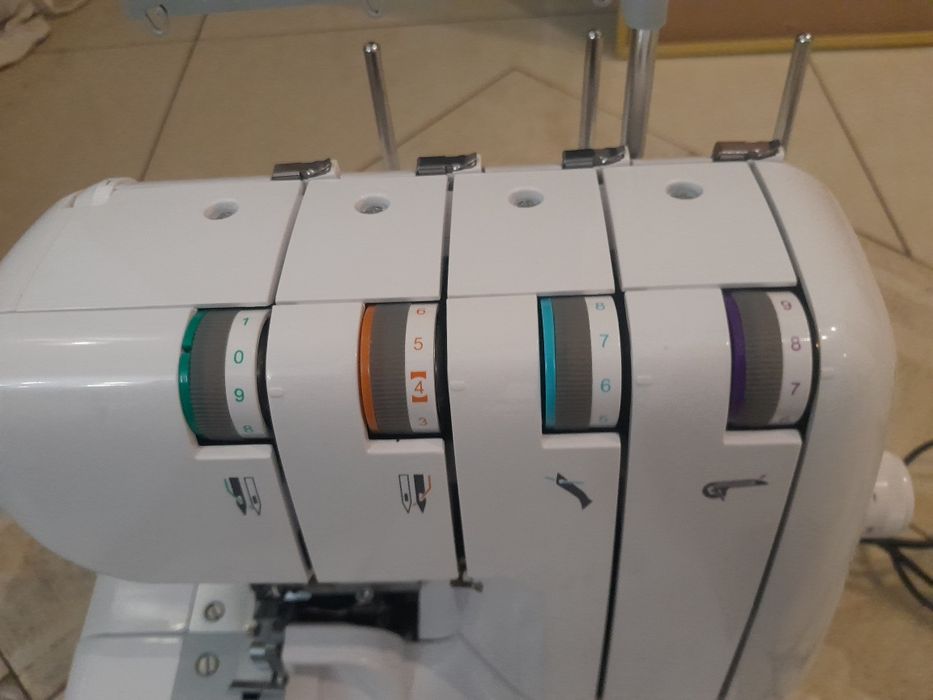 VIOLA Look T8 Maszyna do cięcia i szycia