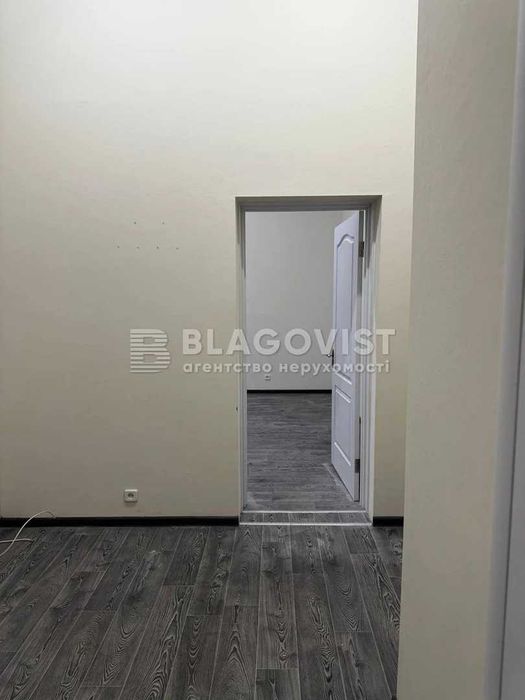 Хмельницького Богдана, 32  квартира  Царський будинок  100000$