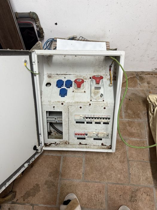 Quadro eletrico usado