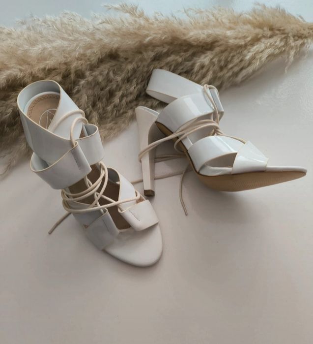 Białe buty na obcasie Missguided rozmiar 37