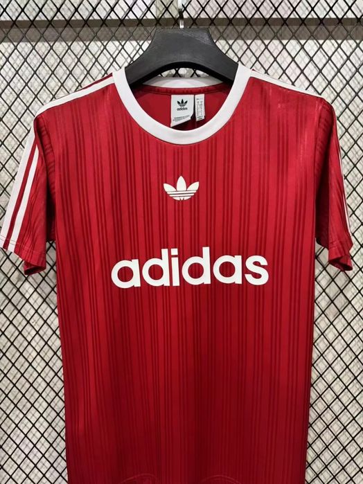 Adidas várias cores M/L
