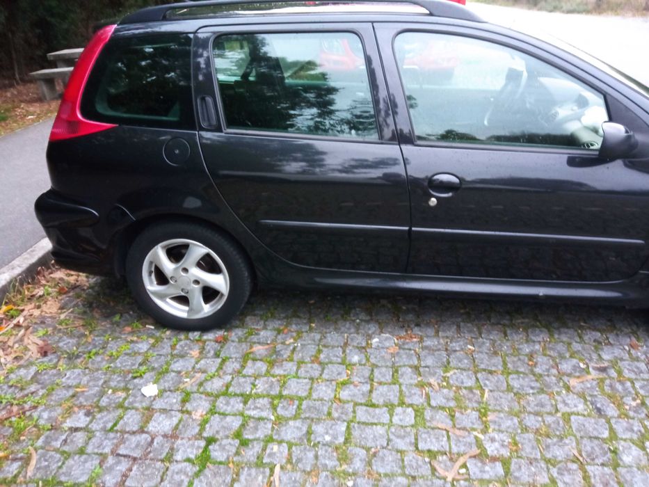 Peugeut 206 sw 155.000 KM bem estimado