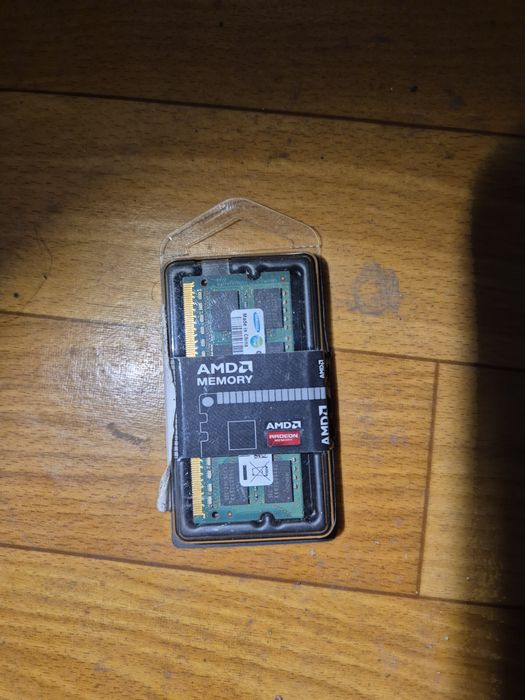 Модуль пам'яті AMD Radeon R5 8Gb, DDR3 , 1600- MHz, SODIMM  ( R538G1601S2SL - U).