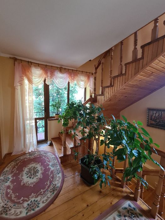 Здається в оренду Будинок у зеленому  р-ні неподалік від гот Європа