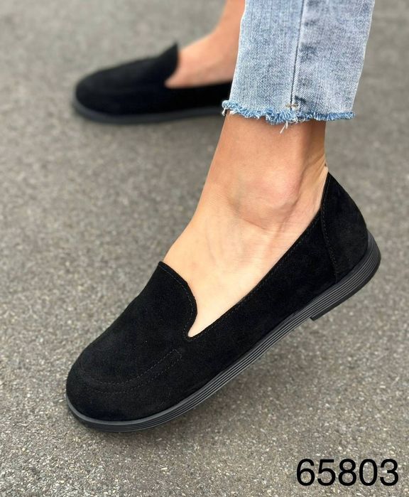 Жіночі шкіряні туфлі в кольорах