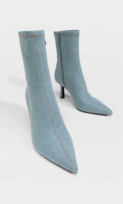 Botins em ganga da Stradivarius
