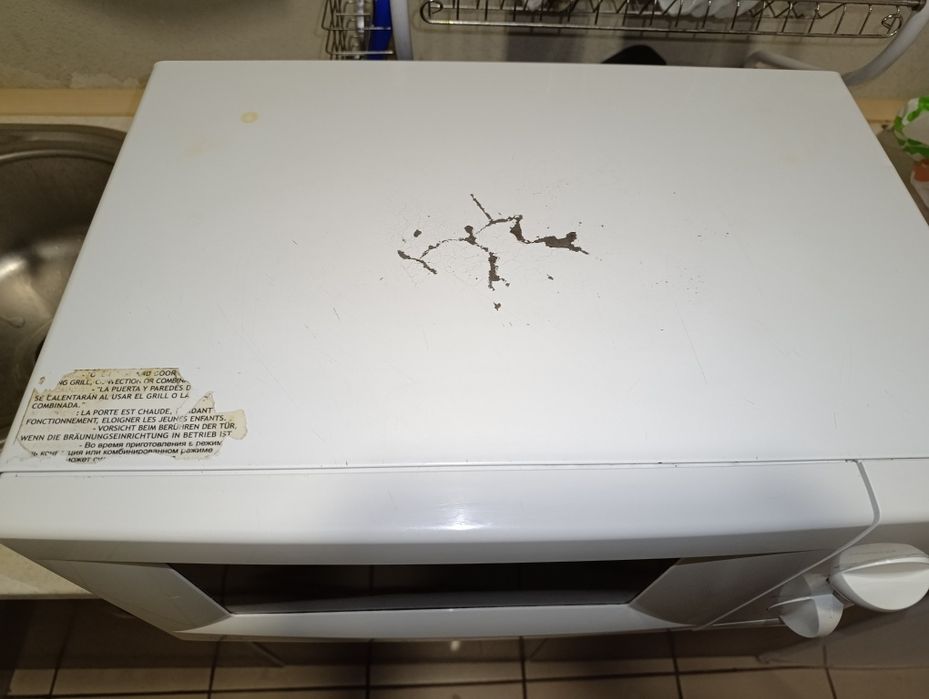 Мікрохвильовка SAMSUNG  CE2718 NR 750Вт, Гриль 1100Вт