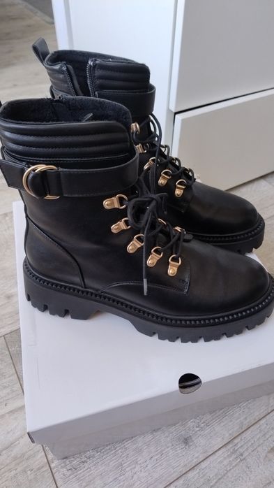 Trapery czarne na platformie 41