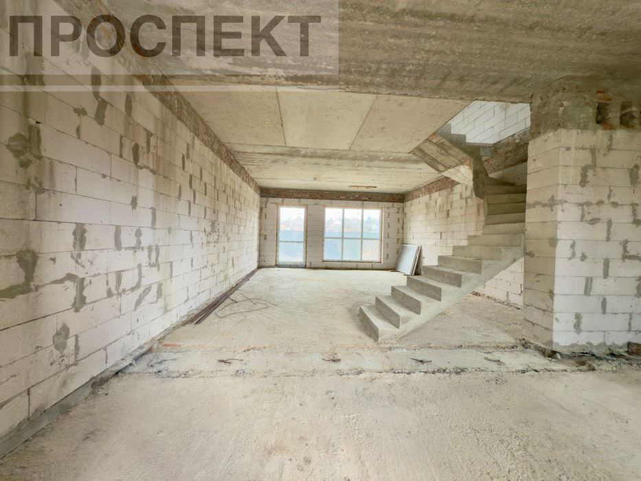 Продам сучасний ТАУНХАУС вул. Кринична.  БЕЗ КОМІСІІ.