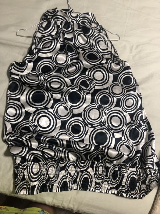 Blusa estampada preto a e branco