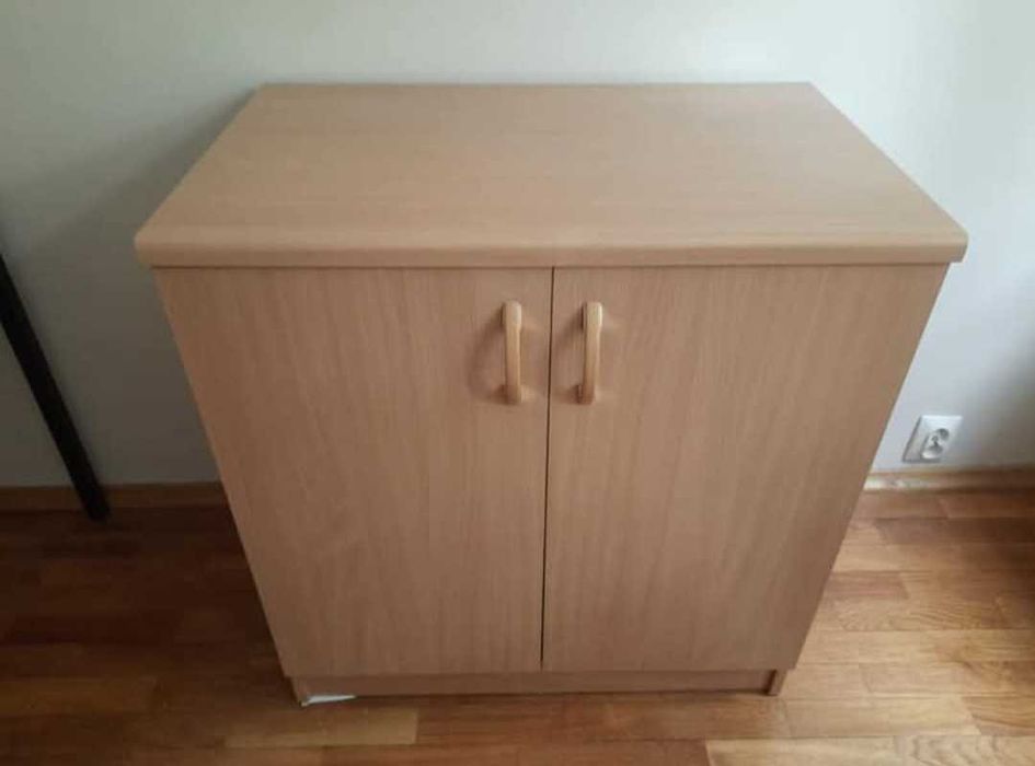 Meble biurowe I stan bardzo dobry I piętro I, winda I 600 zł