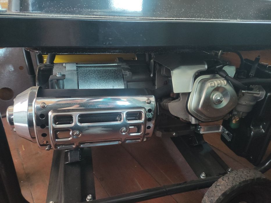 Генератор бензиновий Hohol БГ 6500-СЕ (230 B/5,0 - 5,5 кВт) з електрос