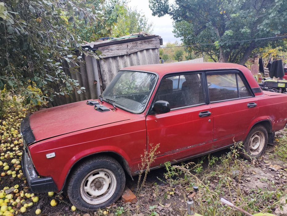 Ваз 2107  автомобіль