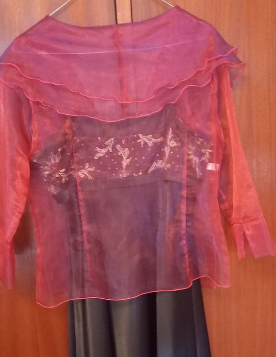 Vestido de cerimónia preto comprido usado c/ bolero rosa fushia,