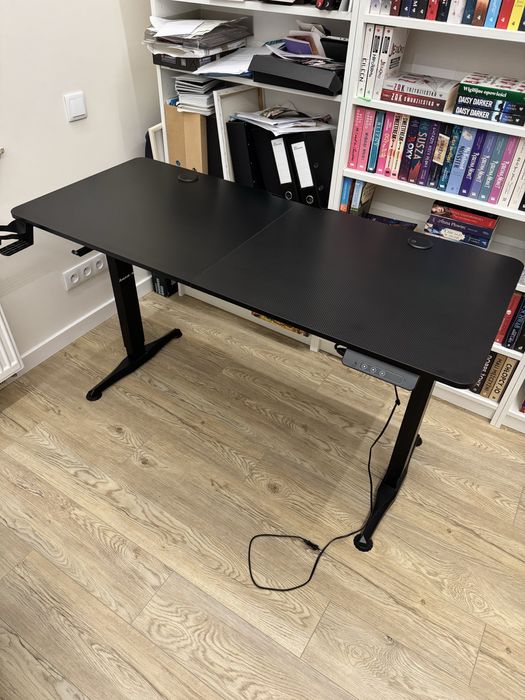 Czarne elektryczne biurko gamingowe Huzaro Hero 8.5