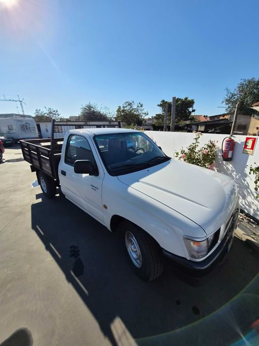 Toyota Hilyx 4x2 — photo 3