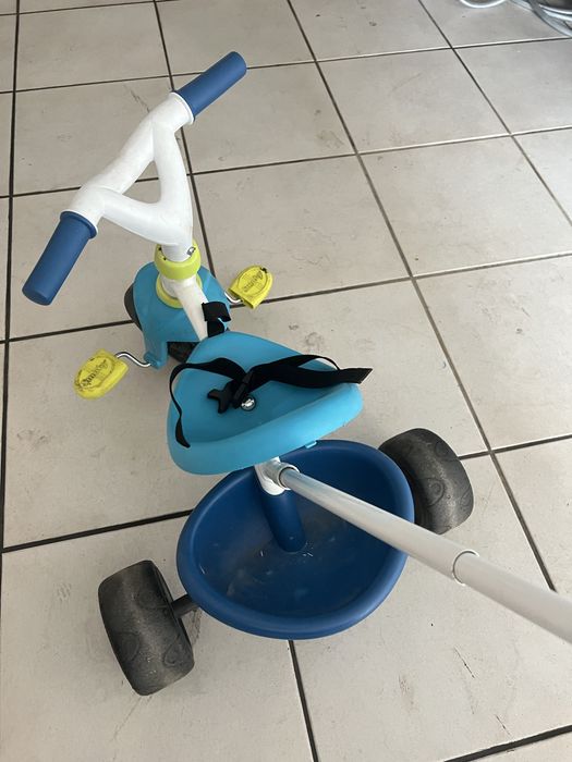 Triciclo em bom estado