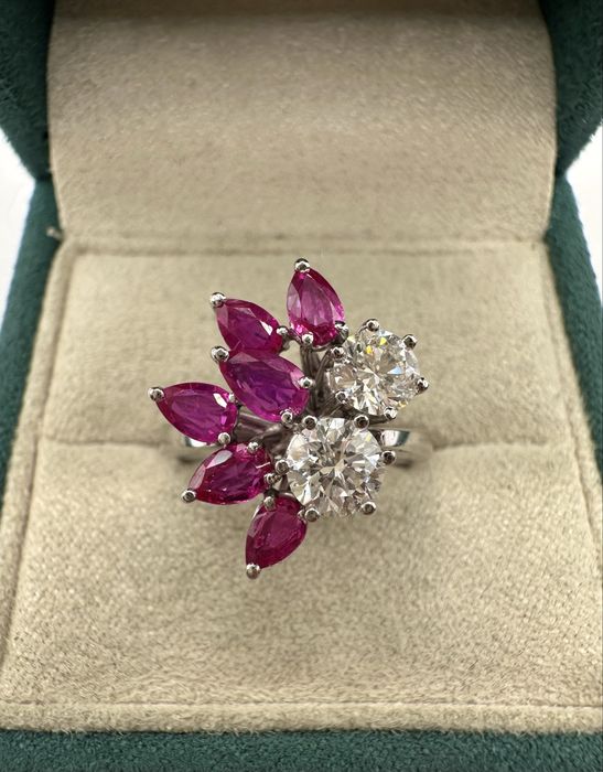 Złoty pierścionek z rubinami 1,50ct i diamentami 0,90ct wycena 13000zł