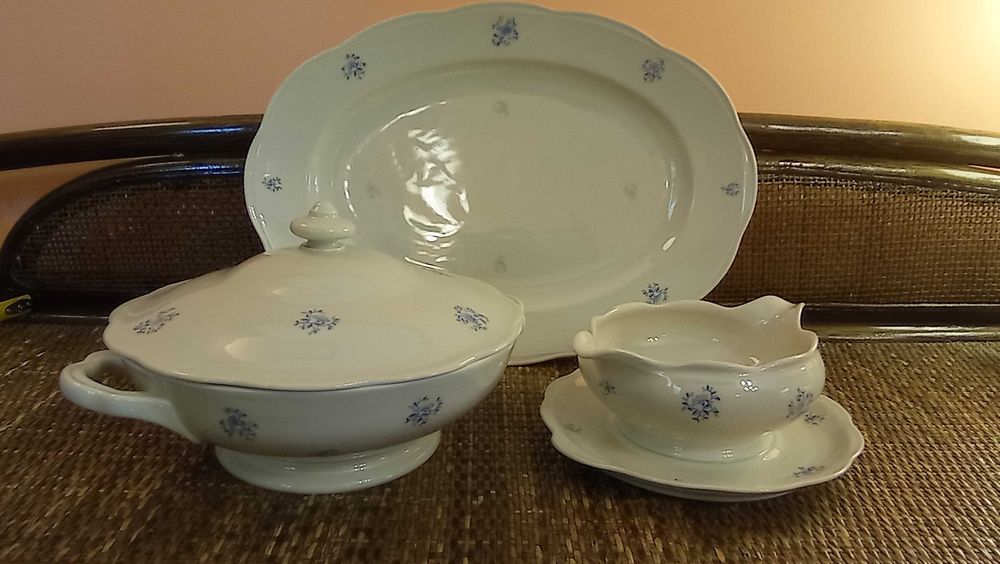 Zestaw naczyń porcelanowych do serwowania