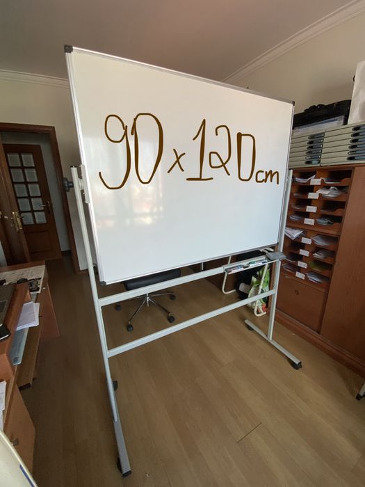Quadro branco magnético - com rodas | Magnetic whiteboard