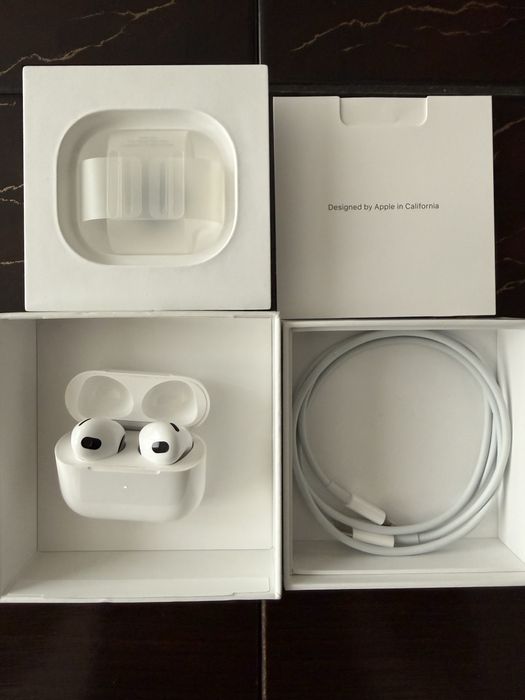 Apple AirPods 3 (3. generacji) – oryginalne, komplet, bardzo dobry stan