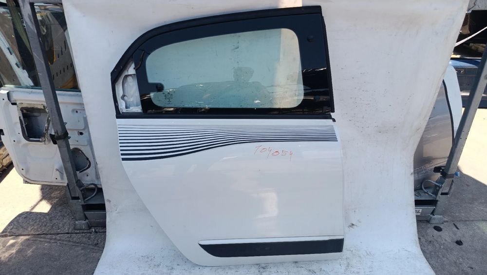 Porta trás direita RENAULT Twingo III (BCM_)