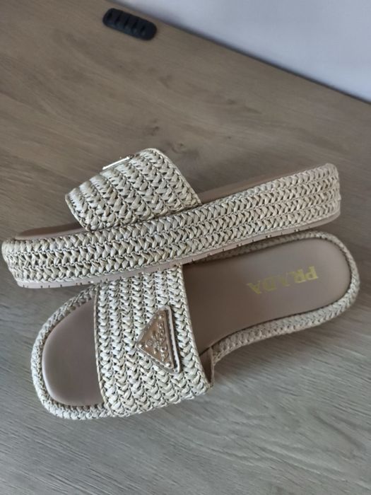 Шльопанці Prada жіночі