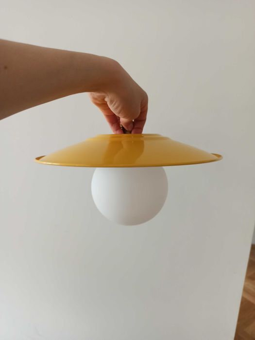 ściemnialna żarówka LED ZANGRA - szkło opalowe - 2700K - 4W - Ø 9,5 cm - 14,7 cm wysokość.