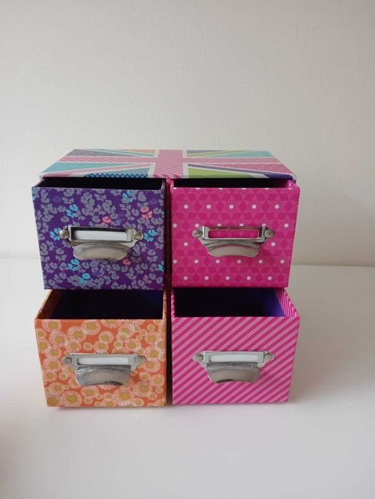 Caixa de arrumação secretária64750878229507122