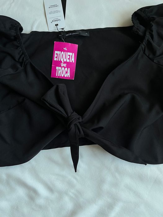 Top preto Celmia com laço frontal – novo com etiqueta (XL)
