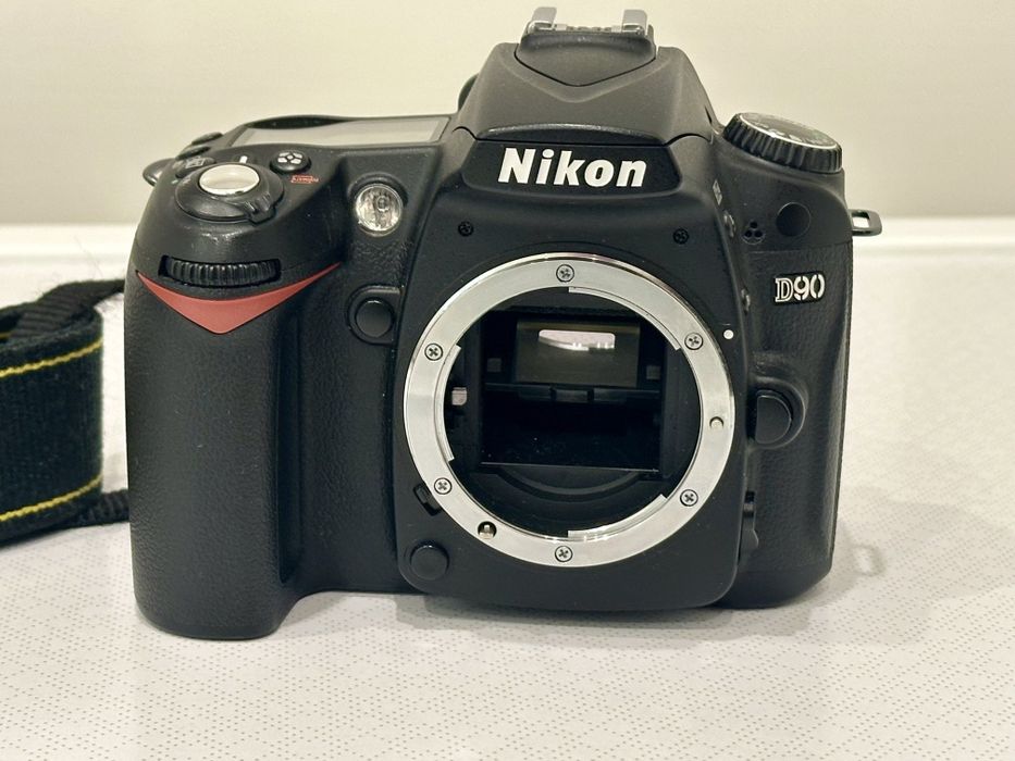 Nikon D90 body z paskiem