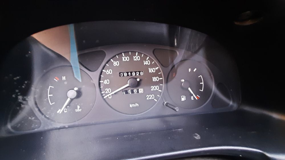 Продам Daewoo Sens 2007+комплект гуми