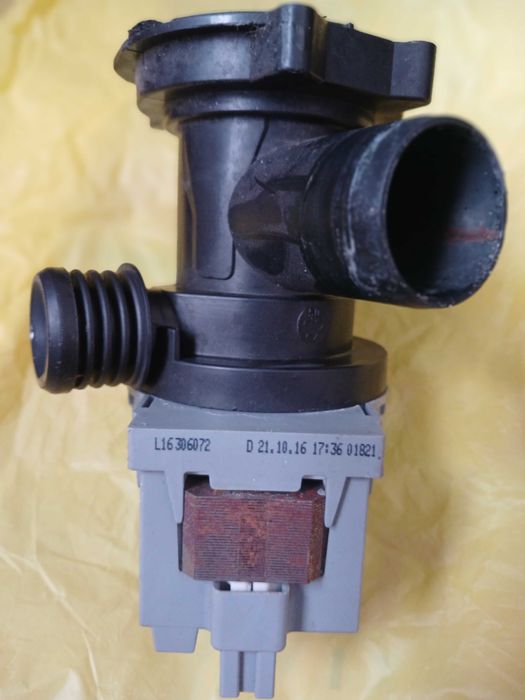 Помпа до пральної машини.