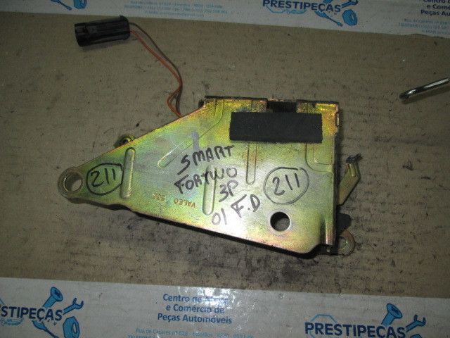 Fechadura / fecho porta frente direito SMART City-Coupé (450)