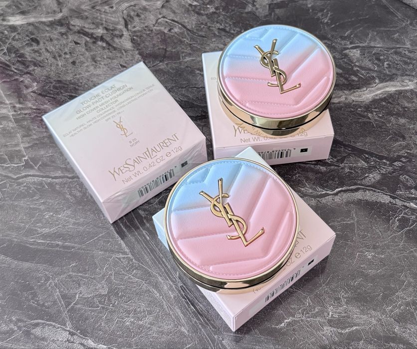 Тональна основа - кушон YSL touche eclat glow pact cushion