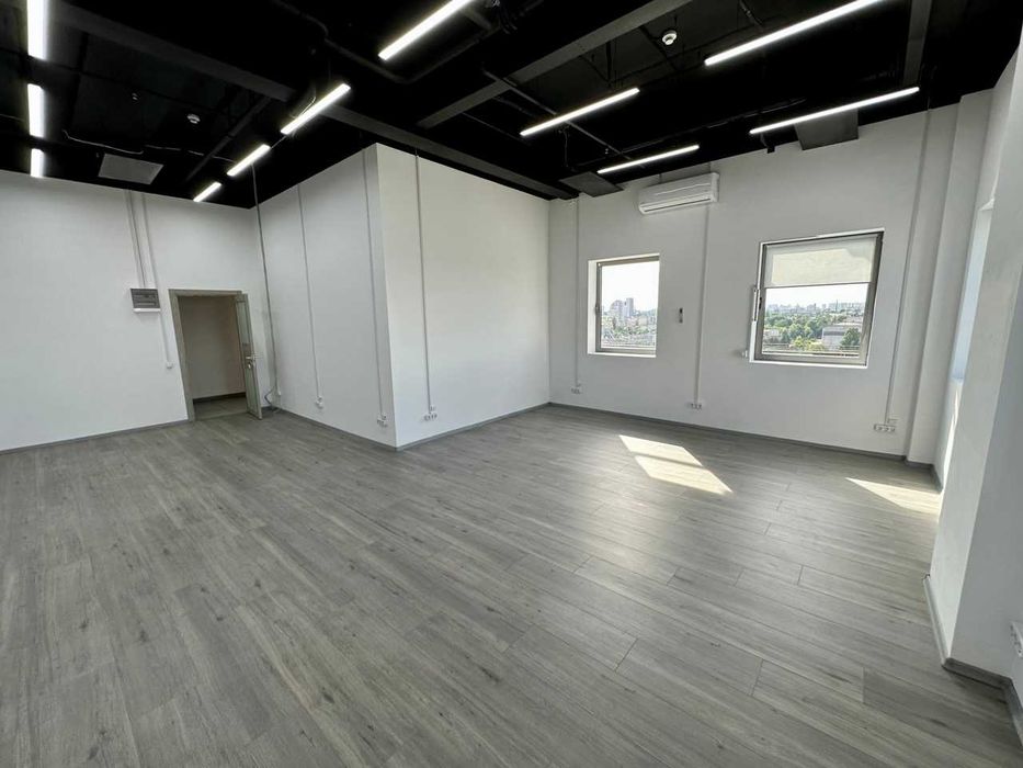 Офіс з генератором, 800 м2, М. Шулявська, ТРЦ Соsmo Multimall. Власник