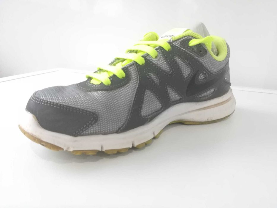 Ténis Nike de mulher, usado, tamanho 37,5