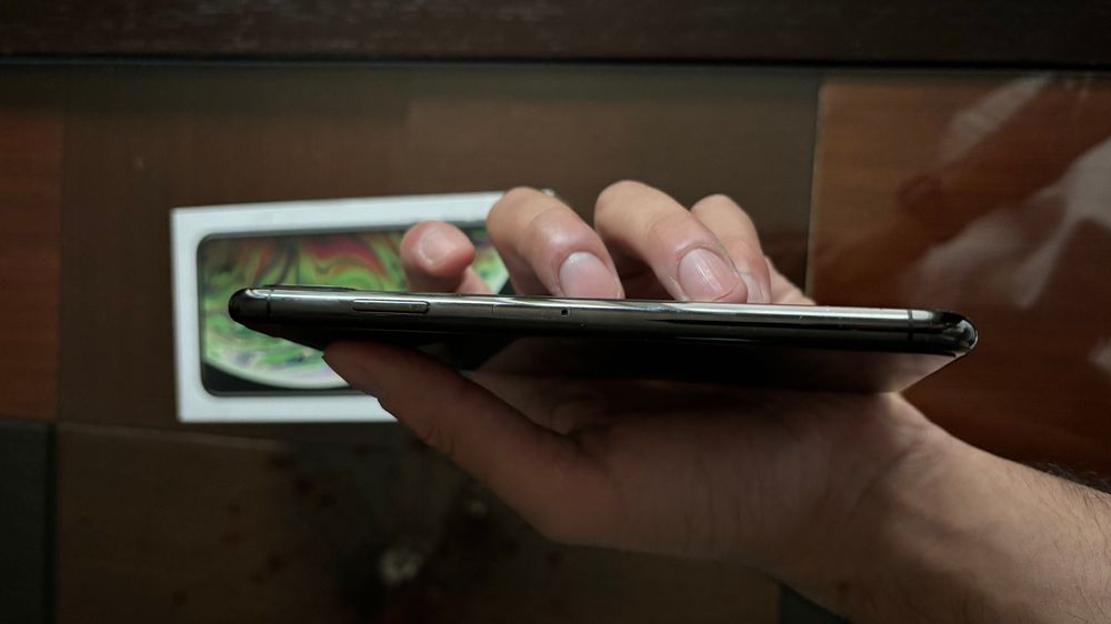 iPhone XS Max – Like New64739094649090124