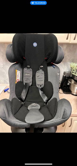 Автомобільне дитяче крісло