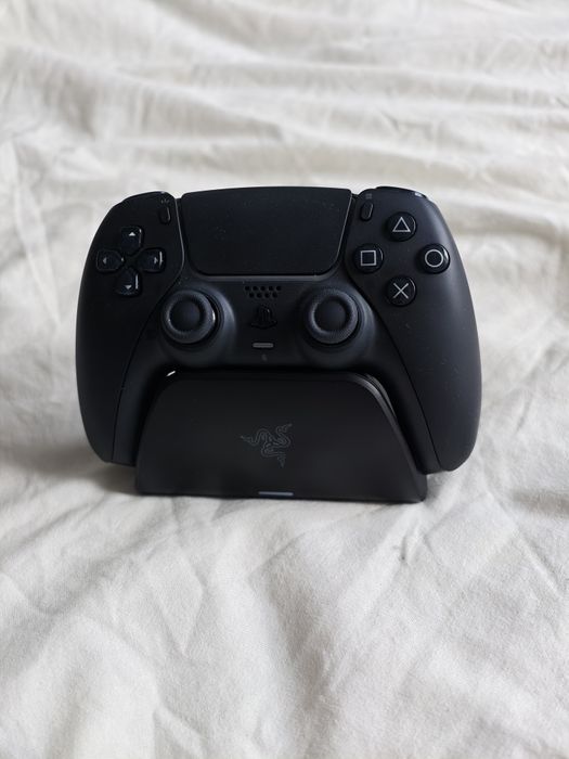 razer podstawka pod dualsense stand charger ładowarka playstation 5