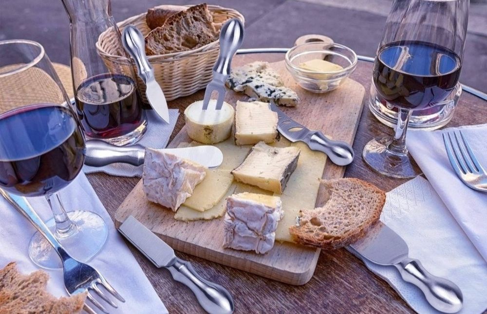 Подарунковий сет для вина та сиру