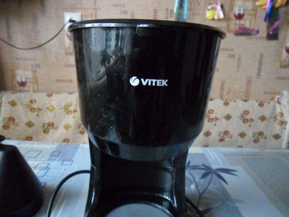 Кофеварку VITEK  VT-1528 BK , б/у , без  колбы - продам
