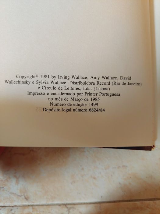 Livro "A vida íntima de Gente Famosa"